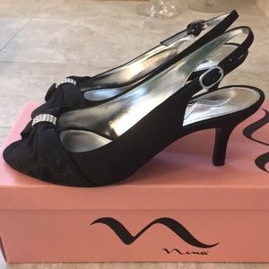 NEW Nina black satin kitten heels 👠
